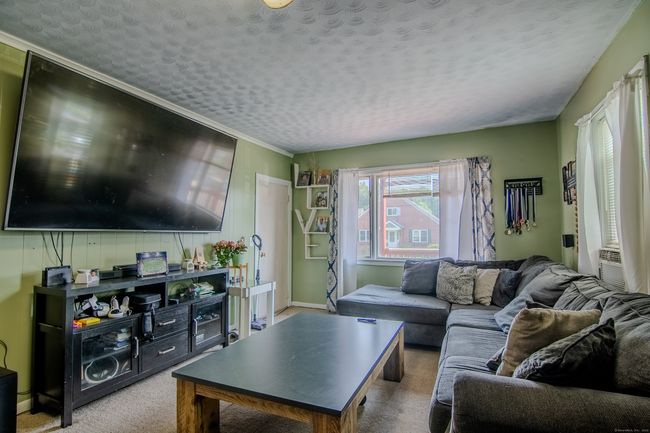 36 Carter St, Home with 8 bedrooms, 3 bathrooms and 3 parking in Killingly CT | Image 10