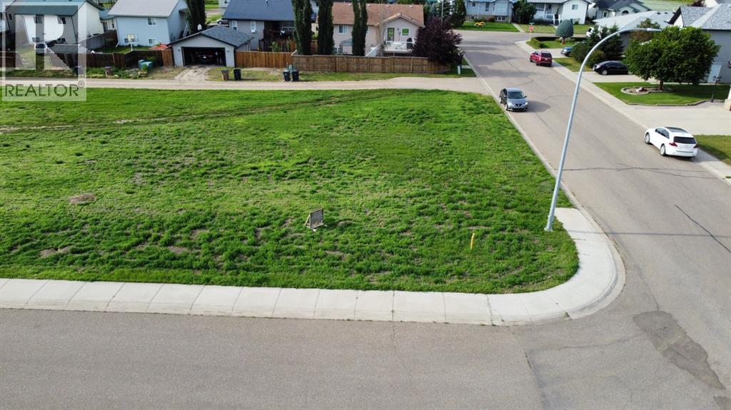 Land in Brooks 2