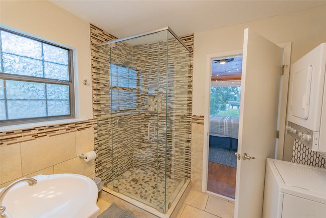 108 E Barker Creek Dr, House other with 3 bedrooms, 2 bathrooms and null parking in Scroggins TX | Image 14