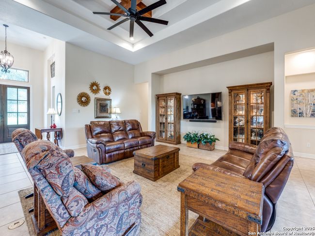 1556 Canyon Lake Dr, House other with 4 bedrooms, 4 bathrooms and null parking in Canyon Lake TX | Image 10