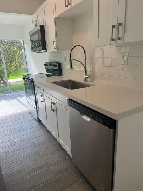 apt-109a-9300 W Flagler St, Miami, FL, 33174-3402 | Card Image
