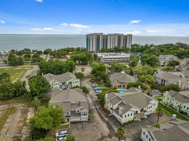 Exterior Overview | Image 33