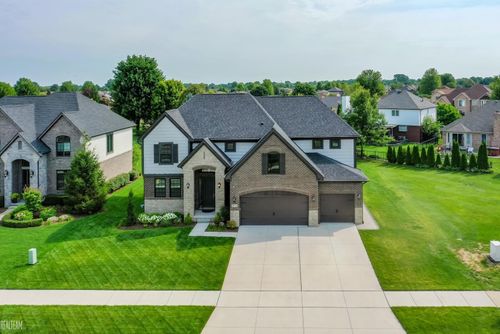 49134 Monarch Dr, Macomb, MI, 48044-1551 | Card Image