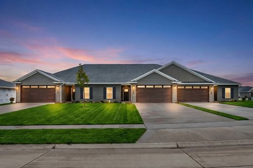 425 N 2nd St, Eldridge, IA, 52748 | Card Image