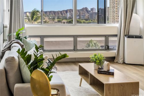 apt-736-500 University Ave, Honolulu, HI, 96826-4916 | Card Image