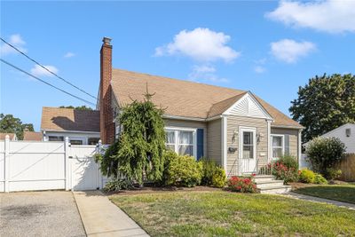 37 Brookfield Drive, House other with 3 bedrooms, 1 bathrooms and 2 parking in Cranston RI | Image 3