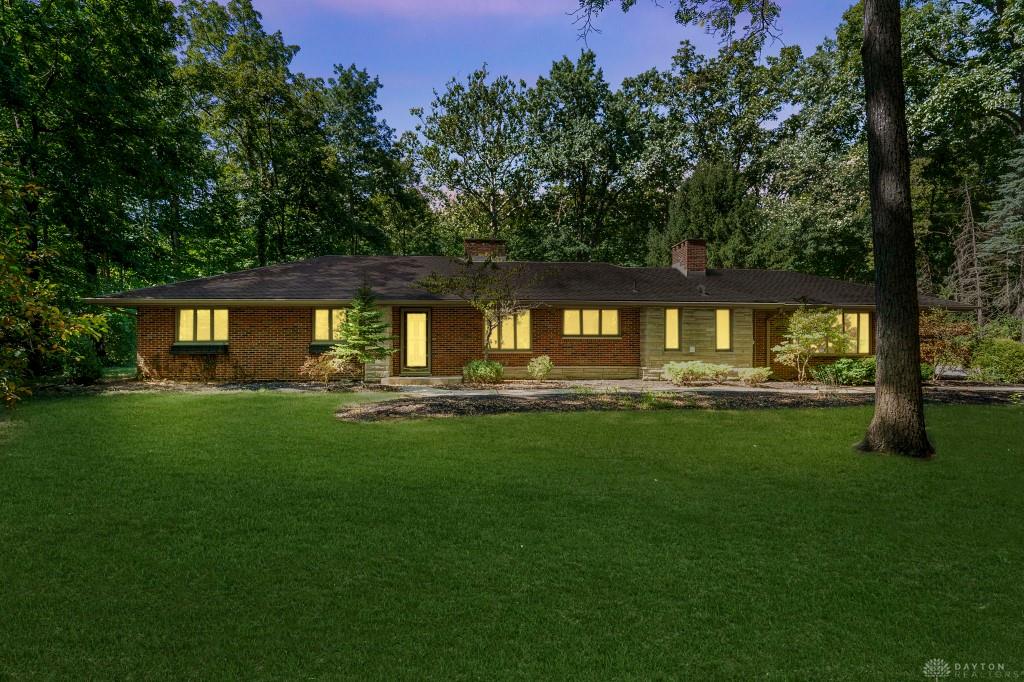 Garnet Dr, Dayton, OH 45458