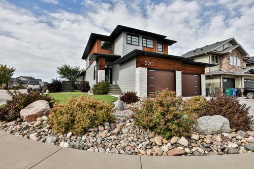 220 Canyon Estates Way W, Lethbridge, AB, T1K5W7 | Card Image