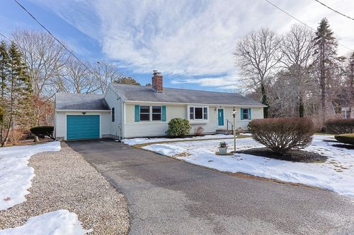 31 Cherub Ln, South Yarmouth, MA, 02664-3115 | Card Image
