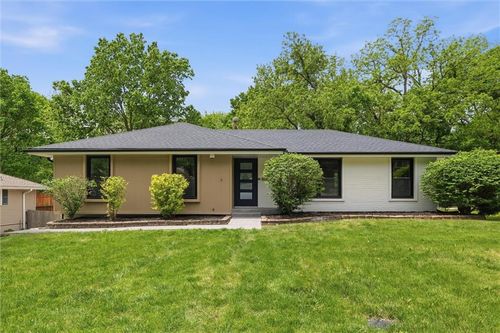6832 Nw Pleasant View Dr, Parkville, MO, 64152-2659 | Card Image