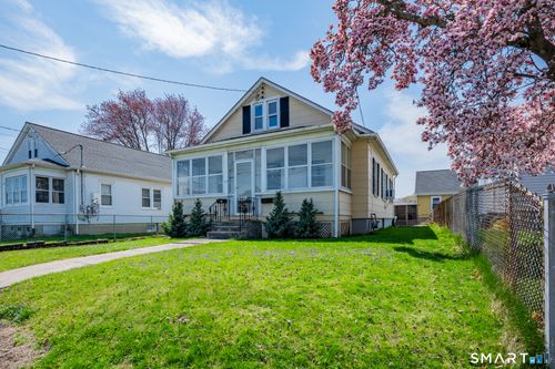 17 Layton St, West Hartford, CT, 06110-1131 | Card Image