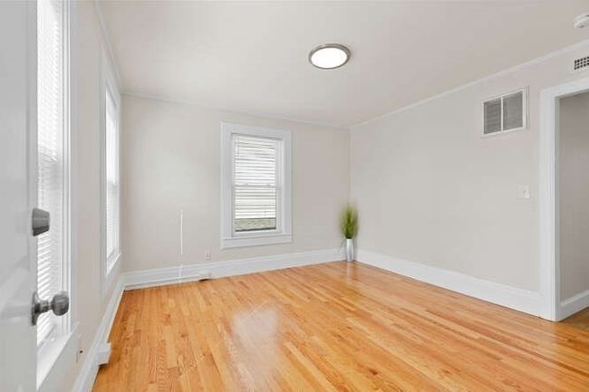 APT-2 - 9 Foster St, Condo with 4 bedrooms, 2 bathrooms and null parking in Gloucester MA | Image 5