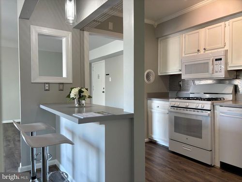 apt-h-203 Victor Pkwy, ANNAPOLIS, MD, 21403-5750 | Card Image