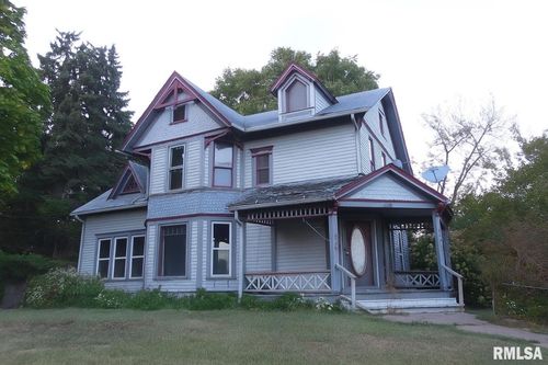 1202 Adams St, Davenport, IA, 52803-3820 | Card Image