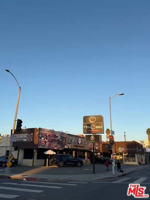 268 S Hobart Boulevard, Los Angeles, CA, 90004 | Card Image