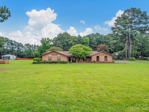 13101 Phillips Rd, Matthews, NC, 28105-4089 | Card Image