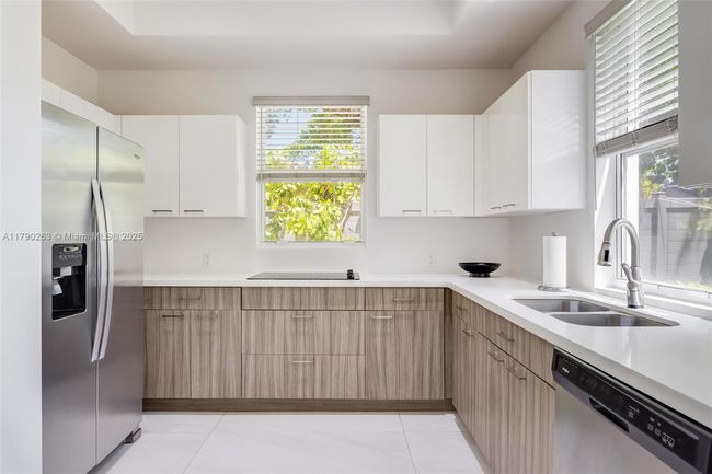 3648 Oak Ave, House other with 3 bedrooms, 3 bathrooms and null parking in Coconut Grove FL | Image 11