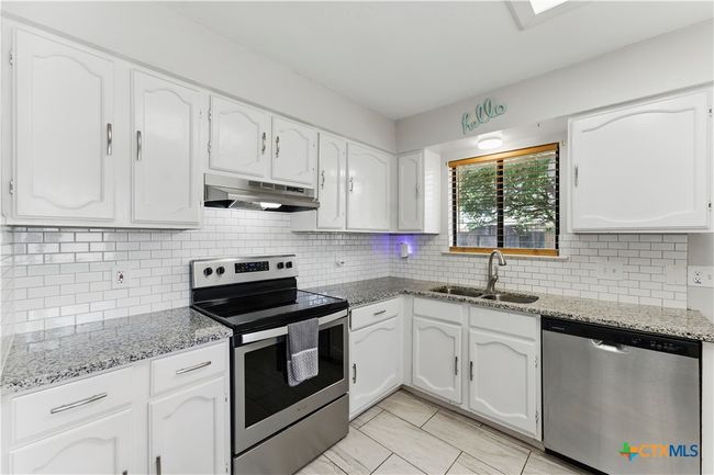 226 Gruene Rd, House other with 3 bedrooms, 2 bathrooms and null parking in New Braunfels TX | Image 15