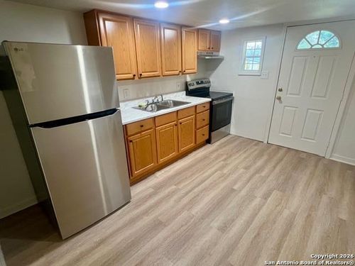 5-8325 Fm 327, Elmendorf, TX, 78112-5722 | Card Image