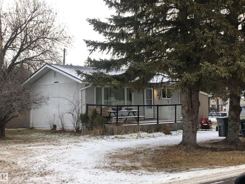 {{alt}} | Card Image