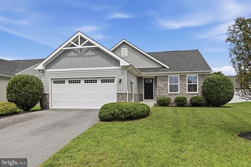 24 Ethan Cir, MARTINSBURG, WV, 25403-1661 | Card Image