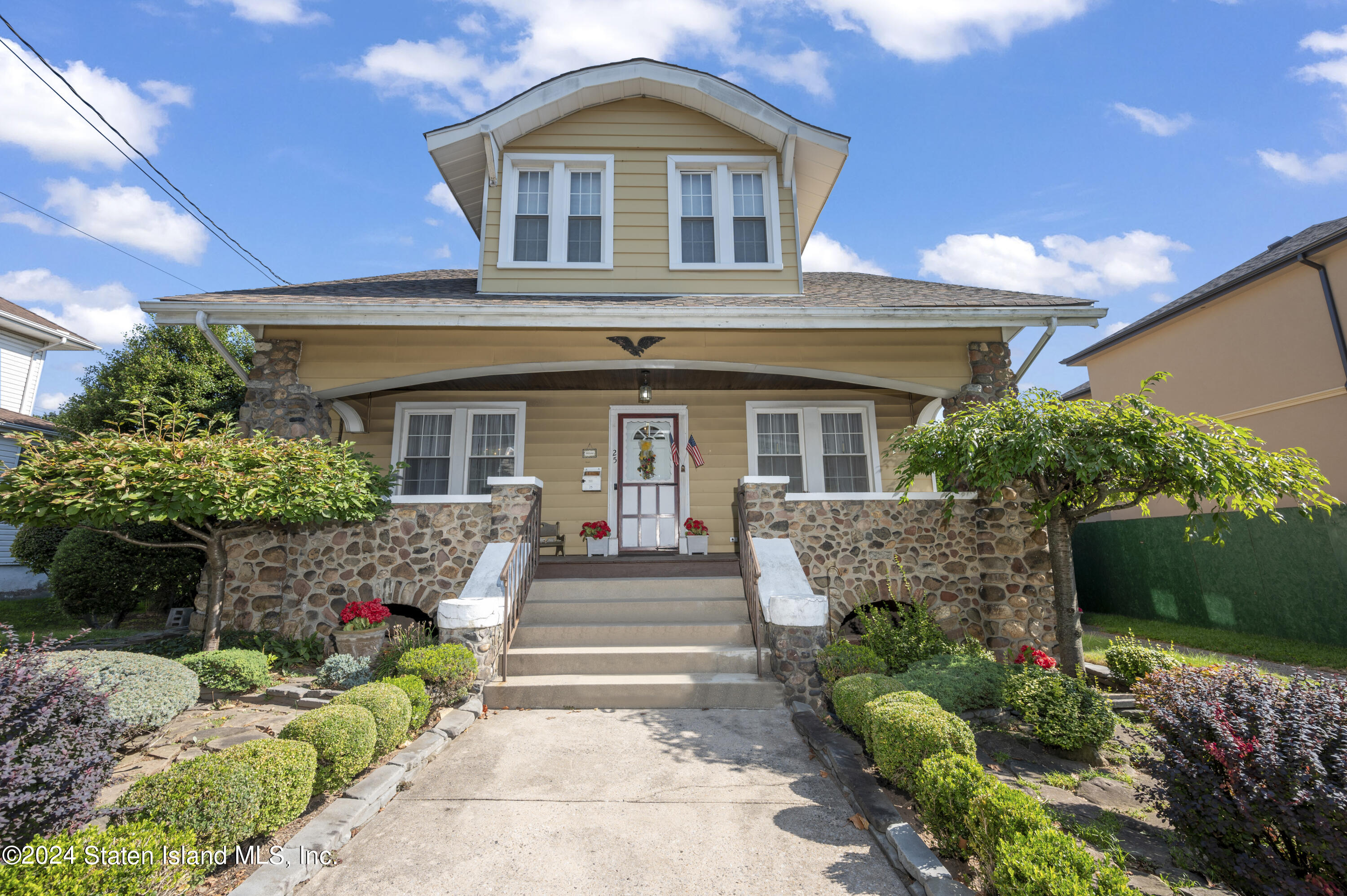 Delaware Ave, Staten Island, NY 10304