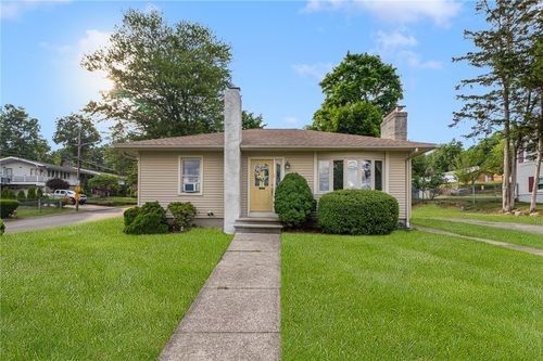 50 Memorial Ave, Johnston, RI, 02919-3249 | Card Image