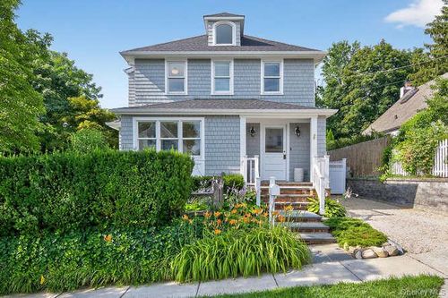 25 Soundview Ave, Oyster Bay, NY, 11771-3715 | Card Image