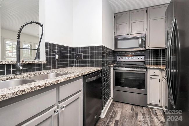 1109 E Morehead St, Condo with 2 bedrooms, 2 bathrooms and null parking in Charlotte NC | Image 7