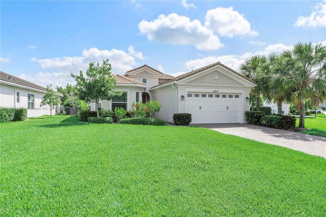 15917 - 15917 Rain Lilly Way, House other with 3 bedrooms, 2 bathrooms and null parking in Westlake FL | Image 28