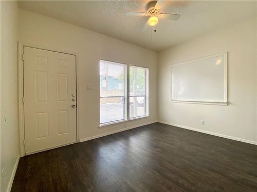 116-3000 Guadalupe St, Austin, TX, 78705-2834 | Card Image