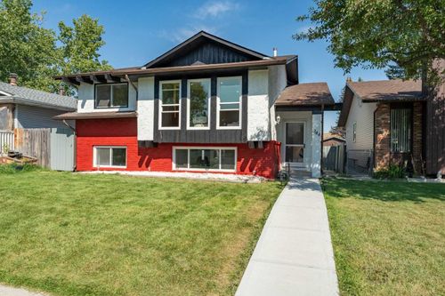 344 Templeview Drive Ne, Calgary, AB, T1Y3W4 | Card Image