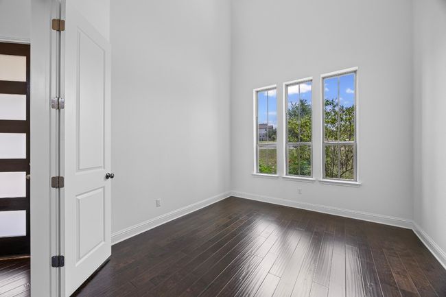 1st Floor Spacious Office with Cathedral Ceilings | Image 15