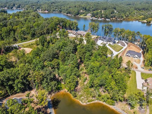 5743 Lake Pointe Dr, Granite Falls, NC, 28630-8843 | Card Image
