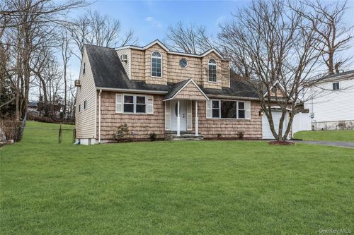 46 Falcon Dr, Hauppauge, NY, 11788-1202 | Card Image