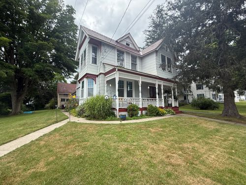 352 Church St, Putnam, CT, 06260-1222 | Card Image