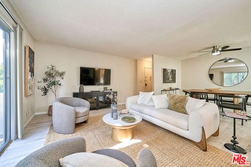 212-5437 Corteen Pl, Valley Village, CA, 91607-2048 | Card Image