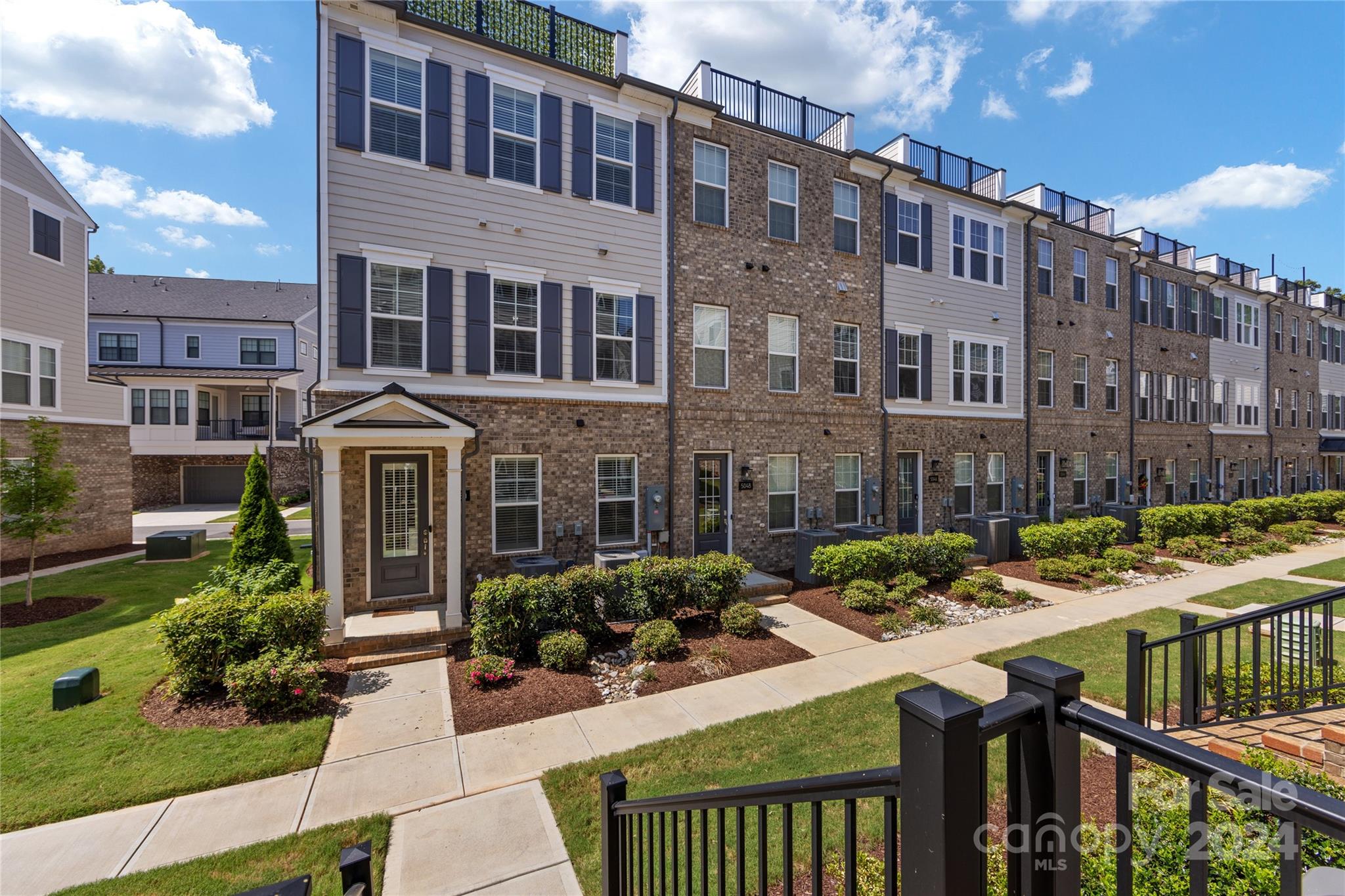 Harrowsmith Ln, Charlotte, NC 28204