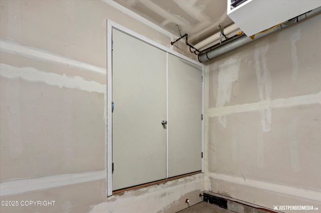 Garage | Image 29