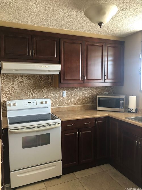 apt-303-1031 Ala Napunani St, Honolulu, HI, 96818-1711 | Card Image