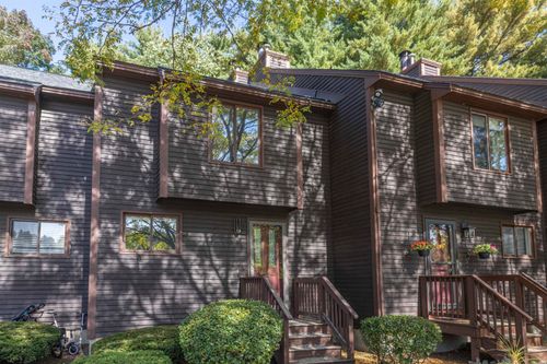 50 Thornhill Rd, Stratham, NH, 03885-2555 | Card Image