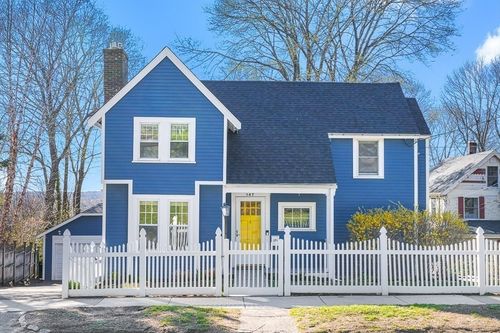 147 Highland Ave, Winchester, MA, 01890-1435 | Card Image