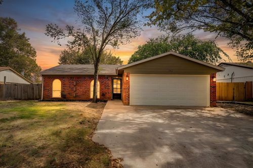 112 Lorie St, Alvarado, TX, 76009-3313 | Card Image
