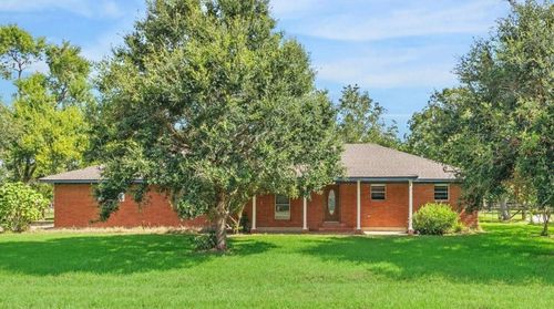 111 Chadwick, Bay City, TX, 77414-2835 | Card Image