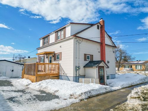 122 William St, Sturgeon Falls, ON, P2B2B3 | Card Image