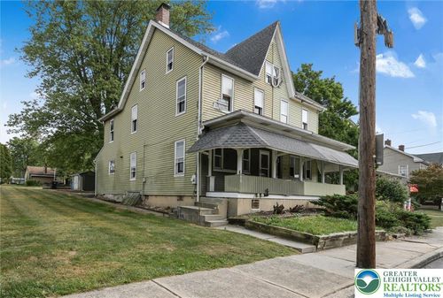 319 Washington St, Walnutport, PA, 18088-1452 | Card Image