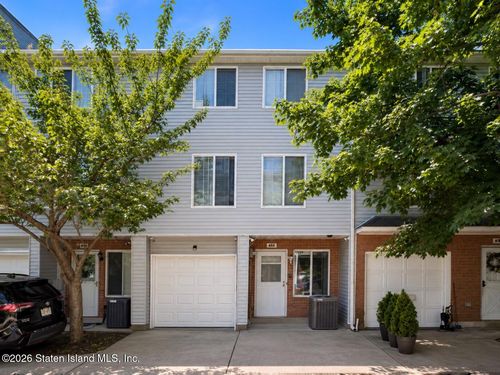 652 Ilyssa Way, Staten Island, NY, 10312-1374 | Card Image