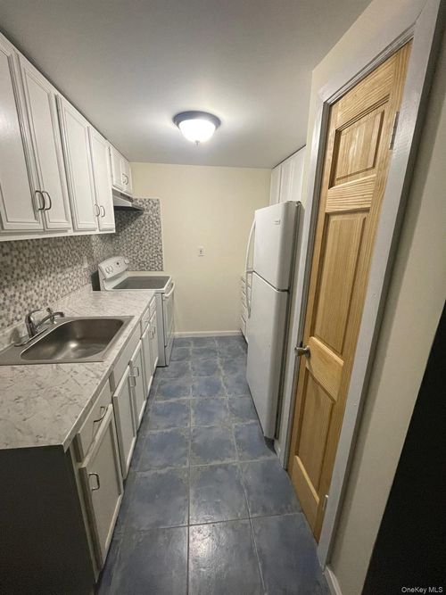 115-115 Concord Ln, Middletown, NY, 10940-6633 | Card Image