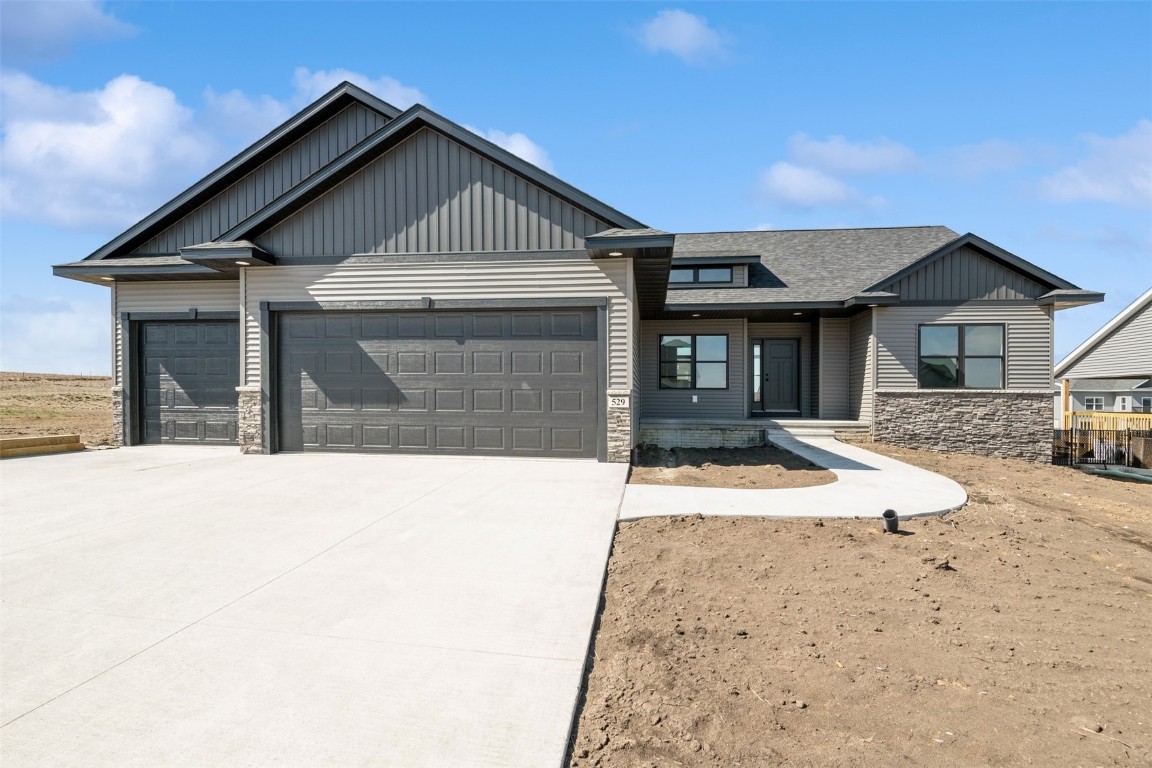 Cardinal Ave, Atkins, IA 52206