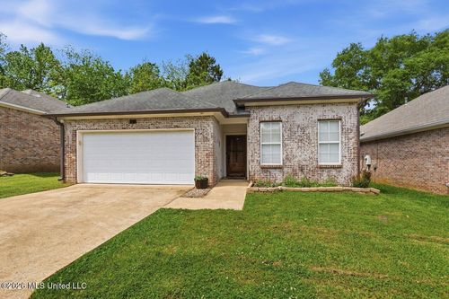 305 Stoneybrook Dr, Brandon, MS, 39042-3526 | Card Image